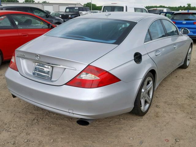 WDDDJ72XX7A089720 - 2007 MERCEDES-BENZ CLS 550 SILVER photo 4