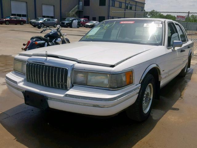 1LNLM81W0RY727751 - 1994 LINCOLN TOWN CAR WHITE photo 2