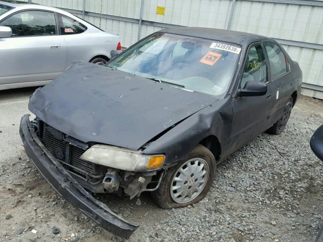 1HGCD5631VA042891 - 1997 HONDA ACCORD LX BLACK photo 2