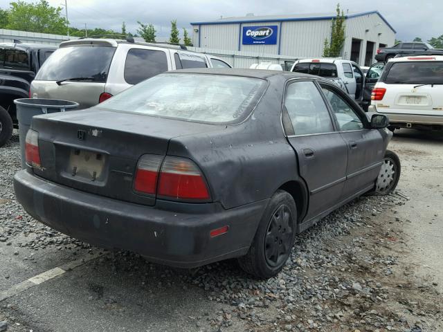 1HGCD5631VA042891 - 1997 HONDA ACCORD LX BLACK photo 4