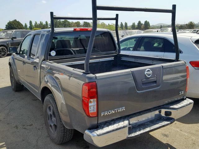 1N6AD07U16C400347 - 2006 NISSAN FRONTIER C GRAY photo 3