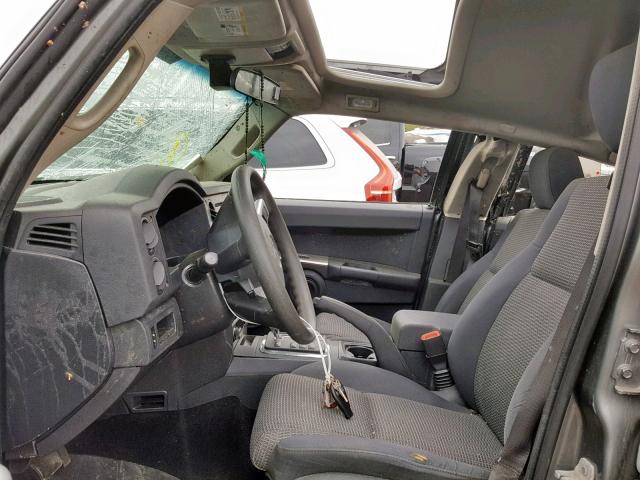 1J8HG48N98C155865 - 2008 JEEP COMMANDER GRAY photo 5