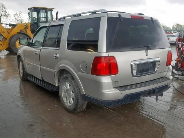 5LMFU28546LJ05456 - 2006 LINCOLN NAVIGATOR SILVER photo 3