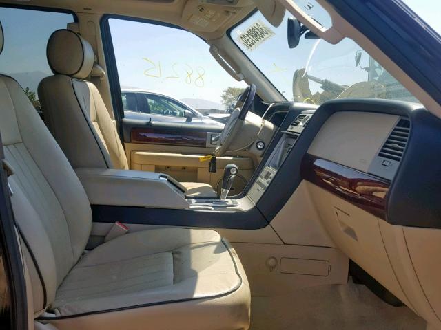 5LMFU27535LJ21728 - 2005 LINCOLN NAVIGATOR 黑色 照片 5