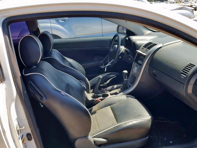 JTKDE167X60070197 - 2006 TOYOTA SCION TC WHITE photo 5