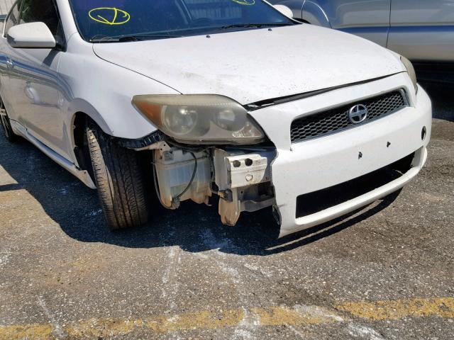 JTKDE167X60070197 - 2006 TOYOTA SCION TC WHITE photo 9