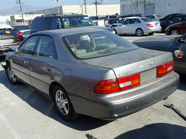 JT8BF22G1V0007400 - 1997 LEXUS ES 300 GRAY photo 3