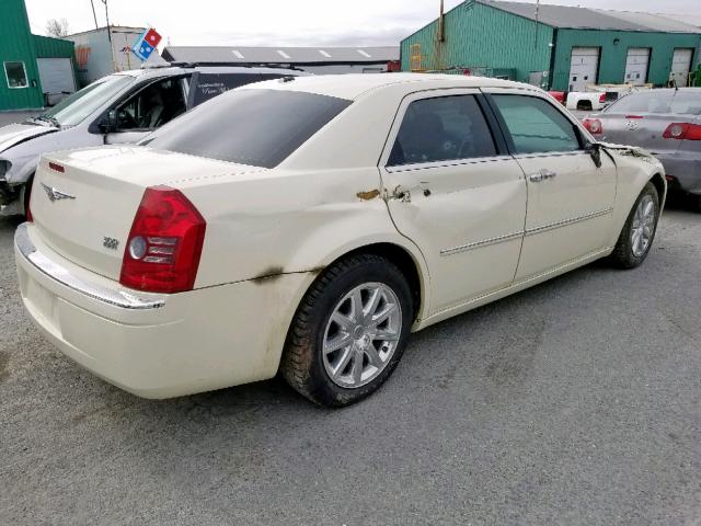 2C3KA33VX9H642351 - 2009 CHRYSLER 300 LIMITE WHITE photo 4