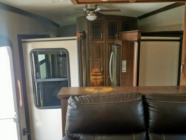 4YDF37324J4700960 - 2018 KEYSTONE MONTANA TWO TONE photo 6