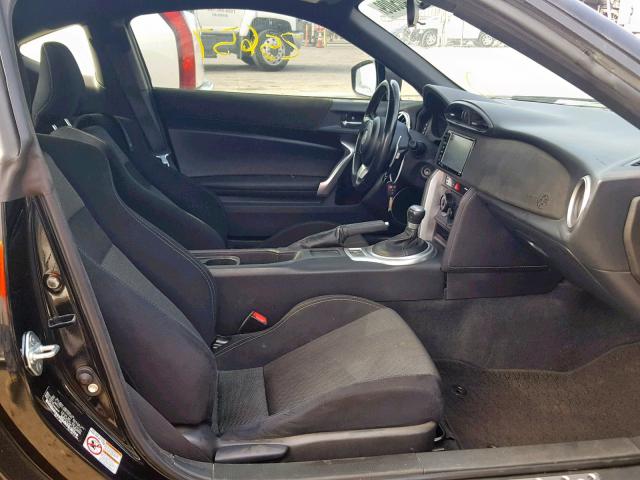 JF1ZNAA19H8704349 - 2017 TOYOTA 86 BASE BLACK photo 5