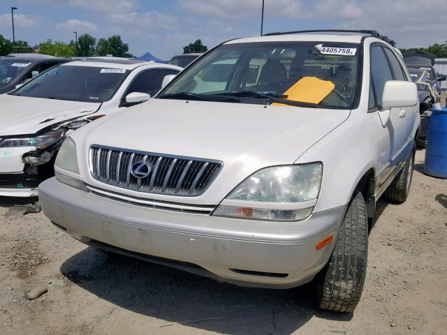 JTJGF10U920130106 - 2002 LEXUS RX 300 WHITE photo 2