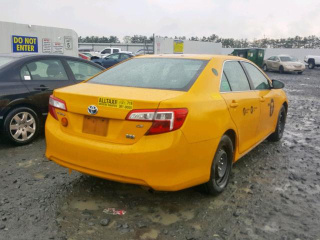 4T1BD1FK2EU100110 - 2014 TOYOTA CAMRY HYBR YELLOW photo 4