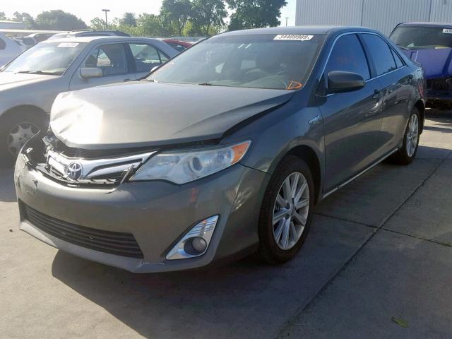 4T1BD1FK3CU003155 - 2012 TOYOTA CAMRY HYBR GRAY photo 2