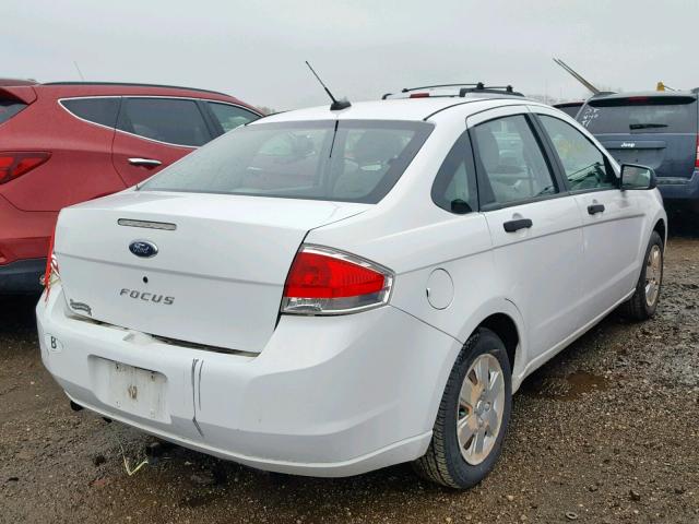 1FAHP34N18W130003 - 2008 FORD FOCUS S/SE WHITE photo 4