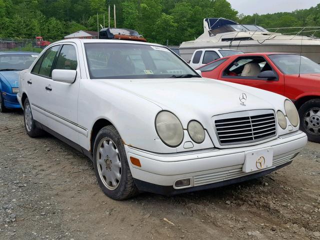 WDBJF65F0WA609612 - 1998 MERCEDES-BENZ E 320 WHITE photo 1