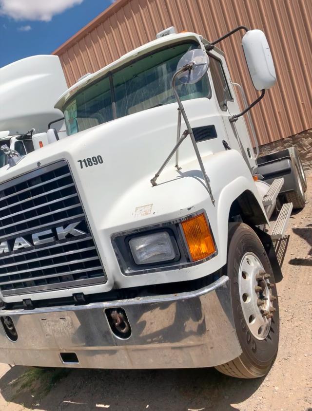 1M1AJ06Y97N009632 - 2007 MACK 600 CHN600 WHITE photo 2