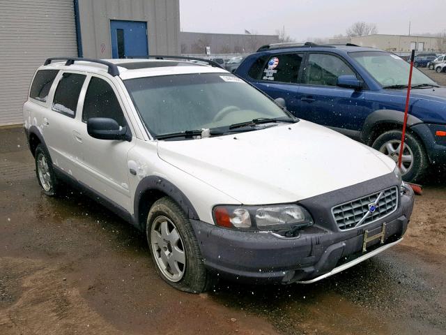 YV1SZ58D621070077 - 2002 VOLVO V70 XC WHITE photo 1