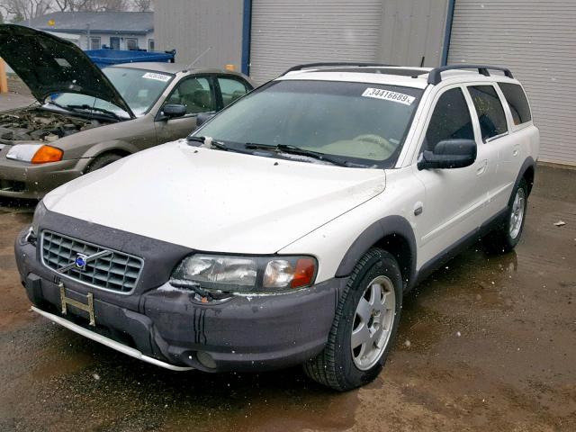 YV1SZ58D621070077 - 2002 VOLVO V70 XC WHITE photo 2