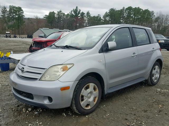 JTKKT624640069213 - 2004 TOYOTA SCION XA SILVER photo 2