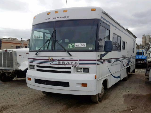 3FCMF53S7XJA35170 - 1999 WINNEBAGO MOTORHOME WHITE photo 2