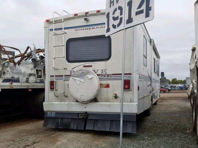 3FCMF53S7XJA35170 - 1999 WINNEBAGO MOTORHOME WHITE photo 4