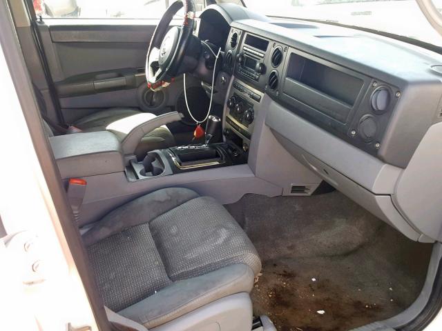 1J8HG48K67C611907 - 2007 JEEP COMMANDER WHITE photo 5