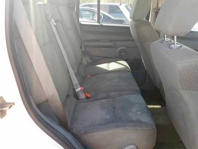 1J8HG48K67C611907 - 2007 JEEP COMMANDER WHITE photo 6