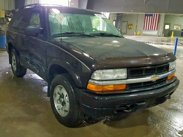 1GNCT18W81K229414 - 2001 CHEVROLET BLAZER BLACK photo 1