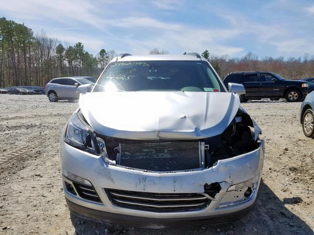 1GNKVJKD5HJ313204 - 2017 CHEVROLET TRAVERSE P SILVER photo 9