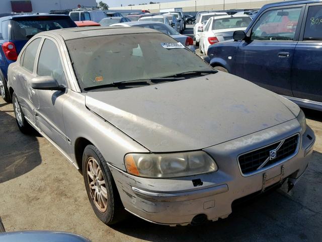 YV1RS640952461363 - 2005 VOLVO S60 GOLD photo 1