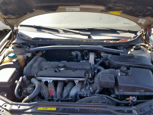 YV1RS640952461363 - 2005 VOLVO S60 GOLD photo 7