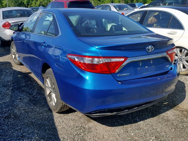 4T1BF1FK2HU744219 - 2017 TOYOTA CAMRY LE BLUE photo 3