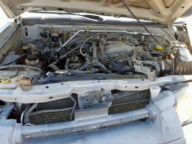 1N6ED27TX1C361710 - 2001 NISSAN FRONTIER C SILVER photo 7