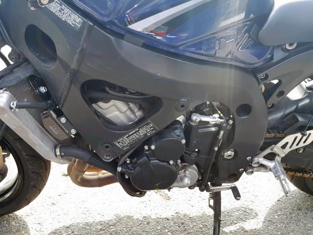 JS1GR7KA472112005 - 2007 SUZUKI GSX-R750 BLUE photo 7