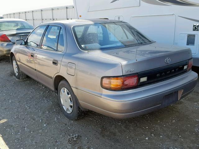 4T1SK11E6NU020932 - 1992 TOYOTA CAMRY DLX GRAY photo 3