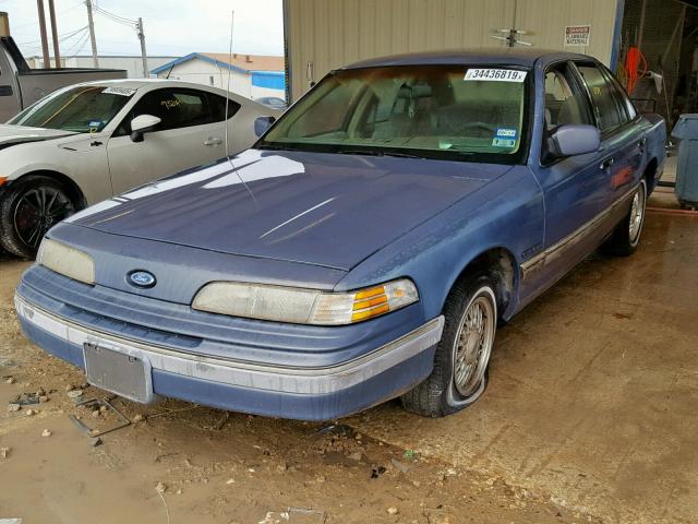 2FACP74W4NX190142 - 1992 FORD CROWN VICT BLUE photo 2