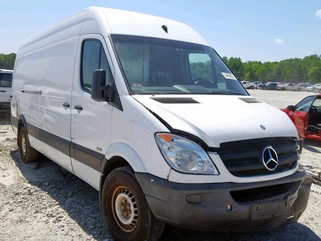 WD3PE8CB4B5575164 - 2011 MERCEDES-BENZ SPRINTER 2 WHITE photo 1