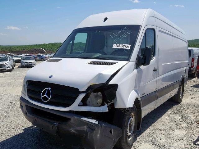 WD3PE8CB4B5575164 - 2011 MERCEDES-BENZ SPRINTER 2 WHITE photo 2