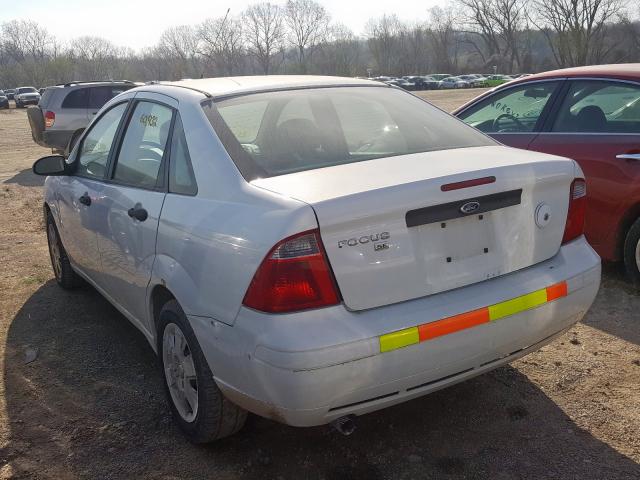 1FAHP34NX7W294137 - 2007 FORD FOCUS ZX4  photo 3