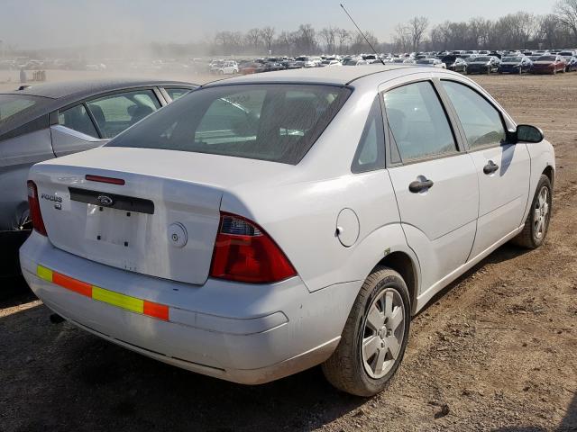 1FAHP34NX7W294137 - 2007 FORD FOCUS ZX4  photo 4