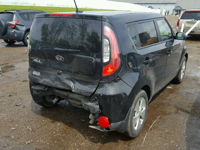 KNDJN2A25G7380147 - 2016 KIA SOUL BLACK photo 4