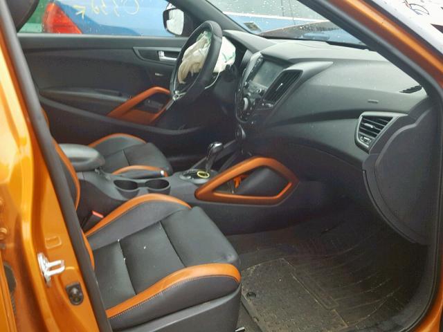 KMHTC6AE2GU267821 - 2016 HYUNDAI VELOSTER T ORANGE photo 5