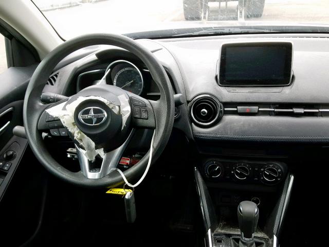 3MYDLBZV9GY136843 - 2016 TOYOTA SCION IA SILVER photo 9