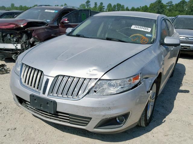 1LNHM93R99G608928 - 2009 LINCOLN MKS SILVER photo 2