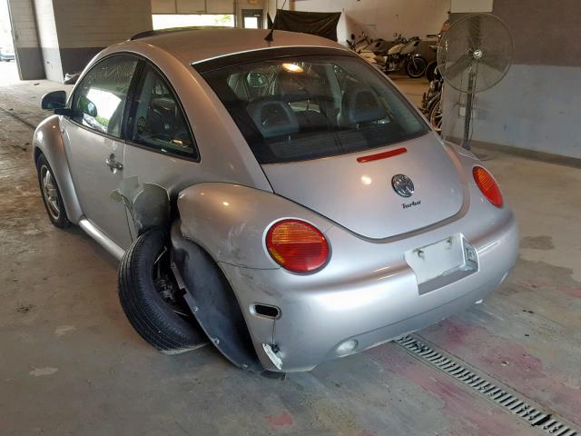 3VWDD21C1YM462387 - 2000 VOLKSWAGEN NEW BEETLE ვერცხლისფერი ფოტო 3