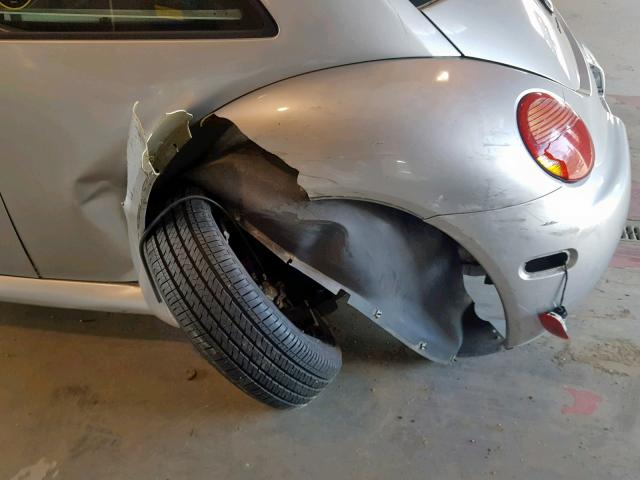 3VWDD21C1YM462387 - 2000 VOLKSWAGEN NEW BEETLE ვერცხლისფერი ფოტო 9