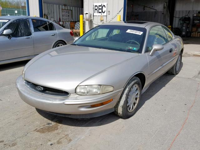 1G4GD2215W4704406 - 1998 BUICK RIVIERA SILVER photo 2