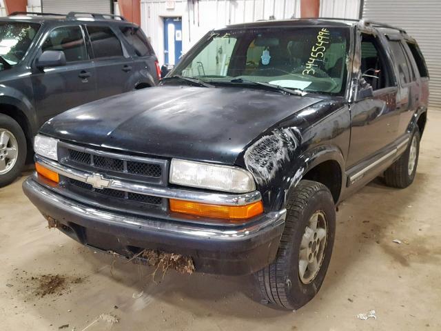 1GNDT13W8Y2230665 - 2000 CHEVROLET BLAZER BLACK photo 2