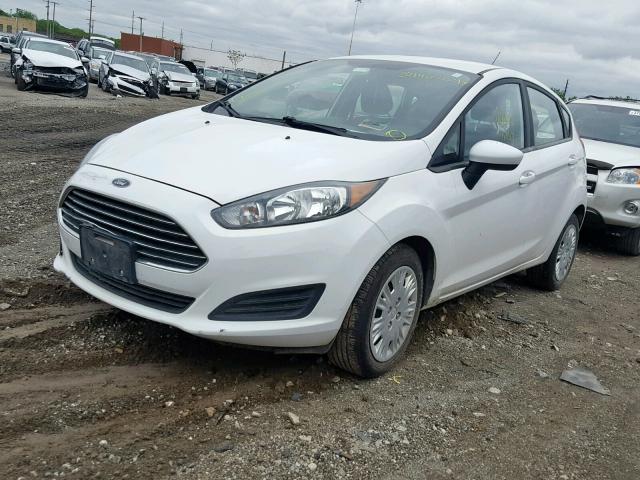 3FADP4TJ5GM112721 - 2016 FORD FIESTA S WHITE photo 2