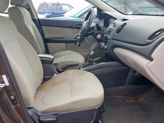 KNAFU4A21B5390096 - 2011 KIA FORTE EX BROWN photo 5